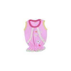 Koszulka w kolorze różowym ozdobiona haftem